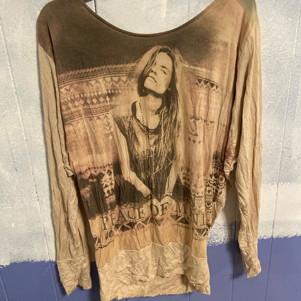 Long sleeve shirt